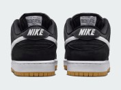 nike-sb-dunk-low-pro-black-gum-3